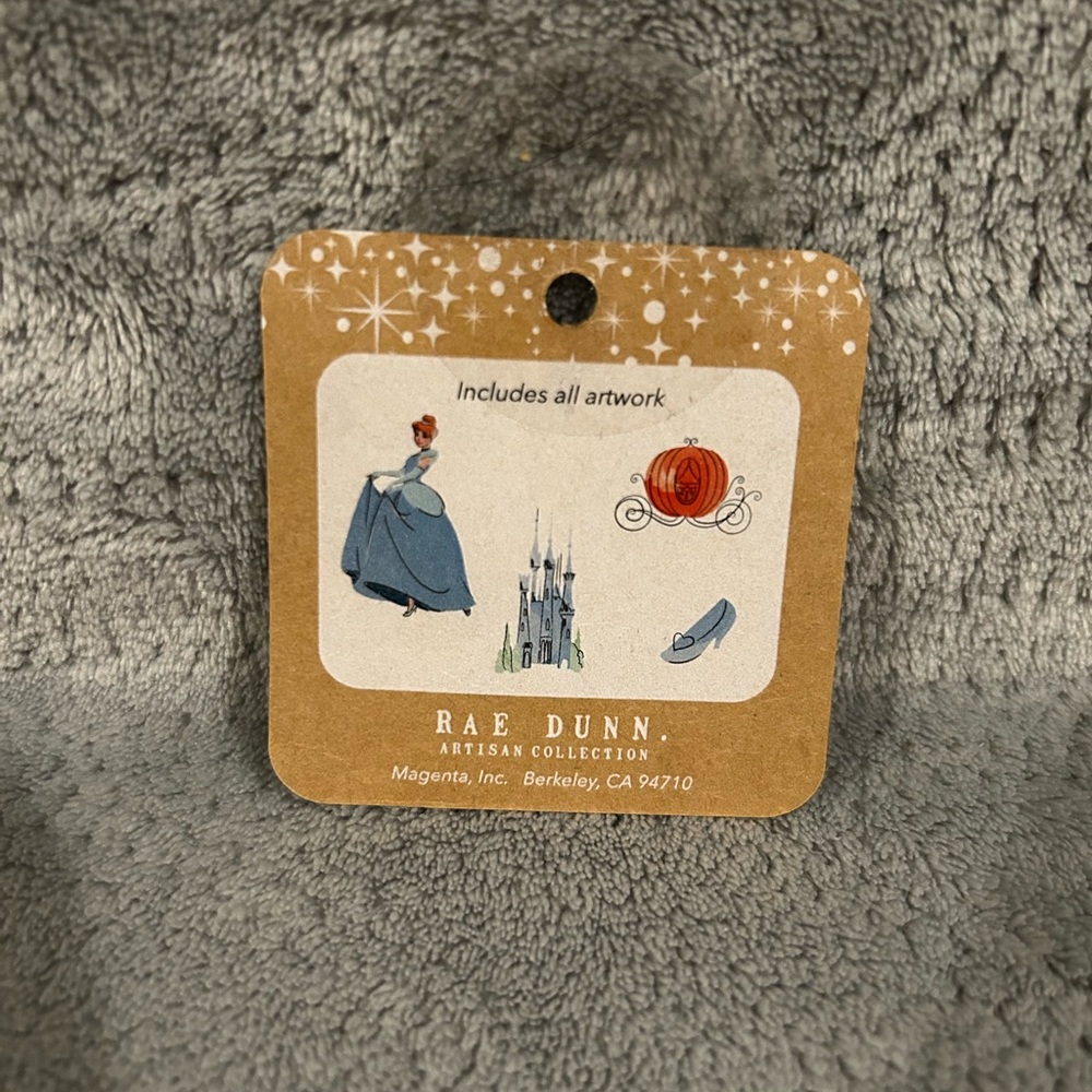New Rae Dunn Cinderella Measuring Cups - Picture 2 of 3